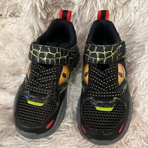 Skechers Boys tennis shoes Size 1